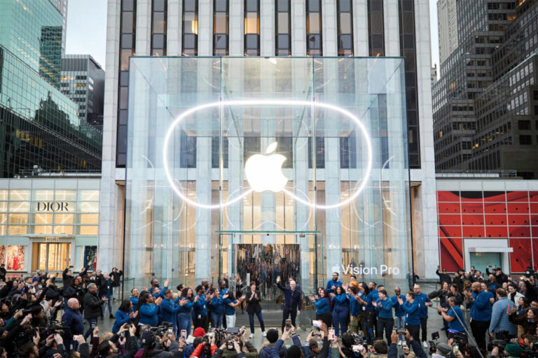 Apple is still working on a rotating iPad-like tabletop device