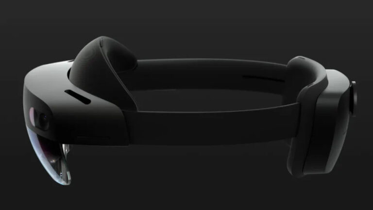 Microsoft is killing off HoloLens 2
