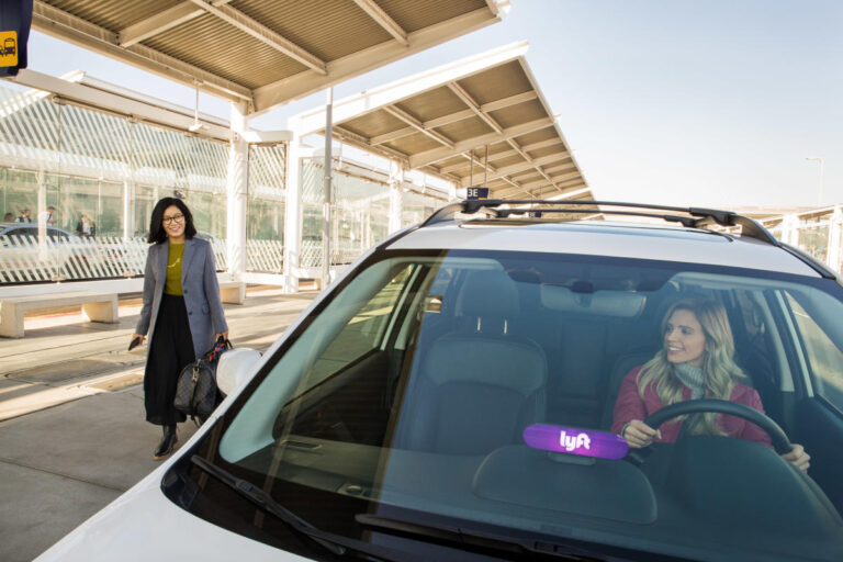 Lyft promises upfront hourly rates and traffic delay pay for its drivers